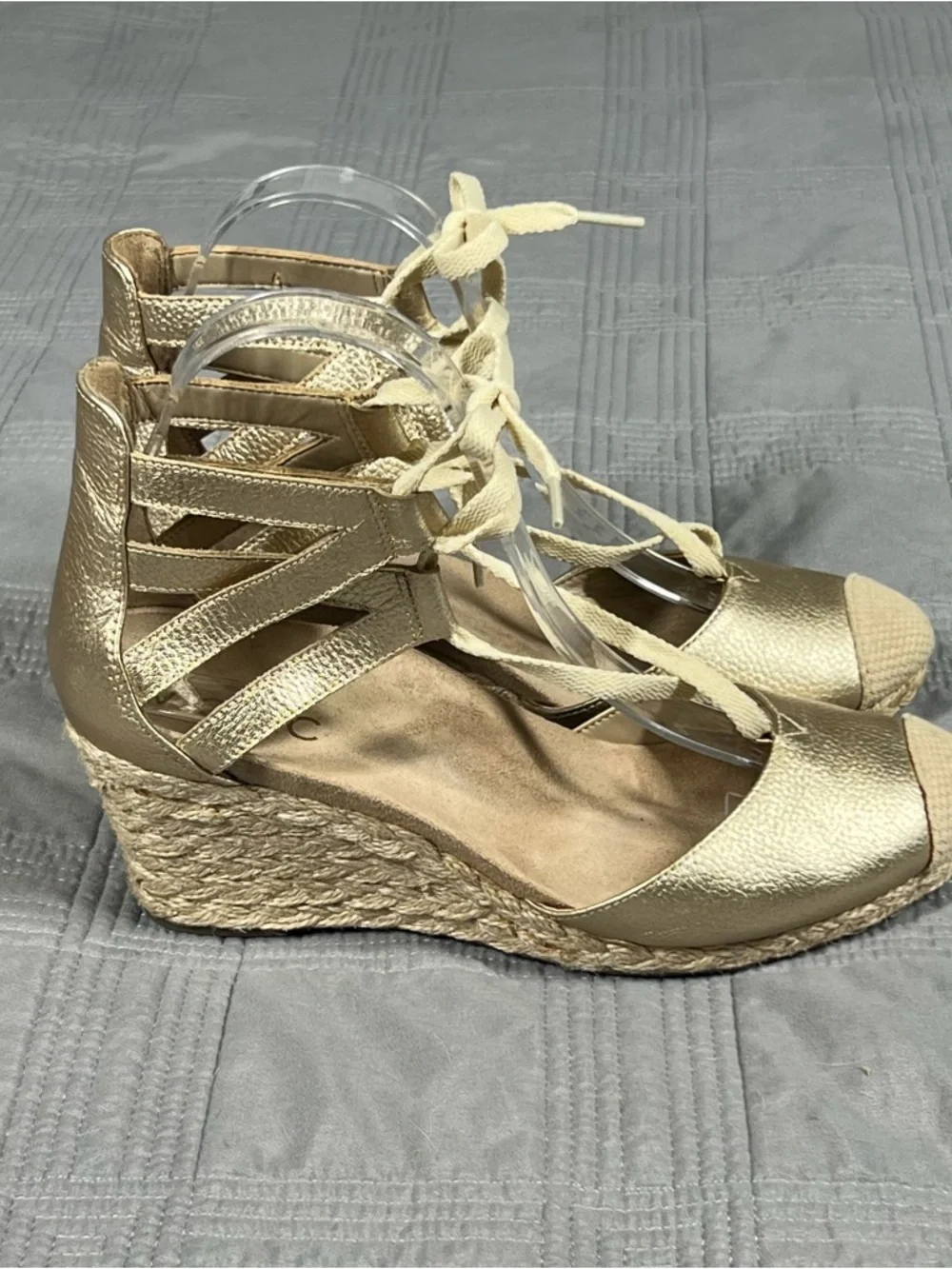 VIONIC Aruba Calypso Gold Wedge Sandals Womens Size 7.5 Leather Espadrille Shoes